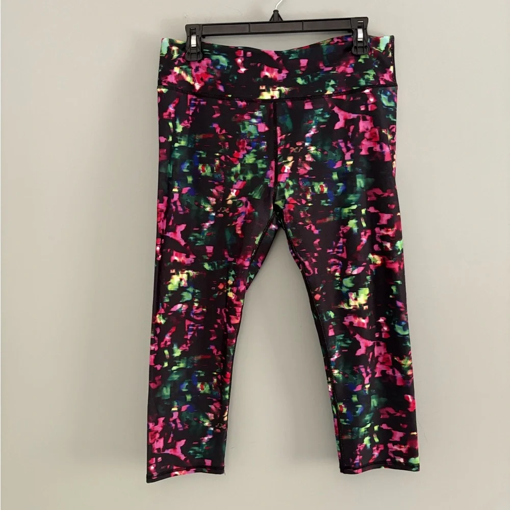 Fabletics Define PowerHold Mid-Rise Capri Size L - Picture 1 of 11